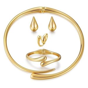 Conjunto Borboleta com Colar e Brincos Banhado a Ouro 18k